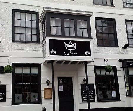 The Crown And Cushion Hotel Windsor Eksteriør billede